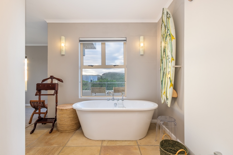 5 Bedroom Property for Sale in Whale Rock Beach Western Cape
